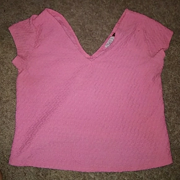 Cute peach colored crop top - Picture 1 of 4